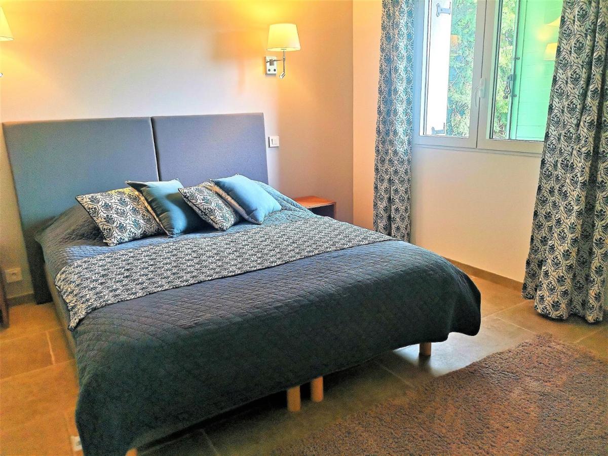 Domaine De La Font Des Peres - Teritoria Hotell Le Beausset Exteriör bild