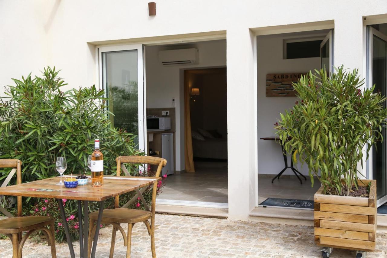 Domaine De La Font Des Peres - Teritoria Hotell Le Beausset Exteriör bild