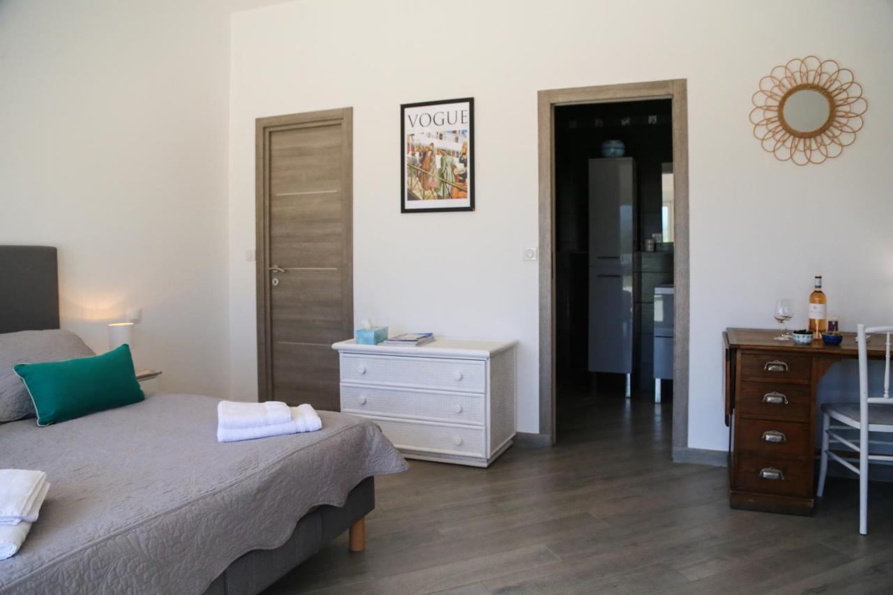 Domaine De La Font Des Peres - Teritoria Hotell Le Beausset Exteriör bild